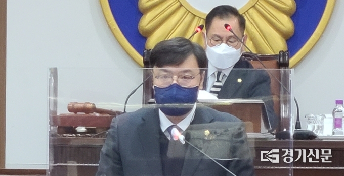 포천시의회 연제창 의원이 제161회 정례회에서 5분 자유발언을 하고 있다. (사진=문석완 기자)