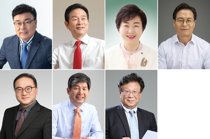 윗줄 왼쪽부터 고승의 전 인천시교육청 기획관리국장, 권진수 교육포럼체덕치 대표, 박승랑 숭의초 교장, 이대형 인천교총 회장. 아랫줄 왼쪽부터 이배영 인천사회복지사협회장, 최계운 인천대 명예교수, 허훈 인천하이텍고 교장.
