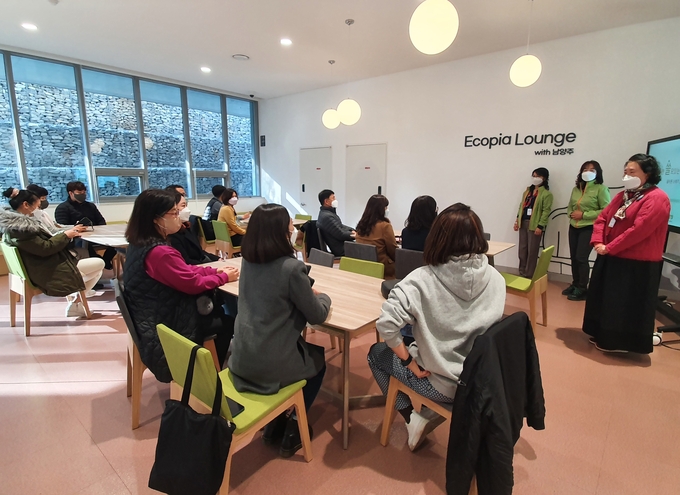 남양주시는 지난달 23일부터 코로나19 장기화로 지친 남양주시 지역아동센터 종사자들을 대상으로 ‘마음 충전 프로그램’을 실시했다. (사진=남양주시 제공)