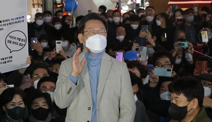 더불어민주당 이재명 대선 후보가 10일 오후 대구시 동성로를 찾아 연설하고 있다. (사진=연합뉴스)
