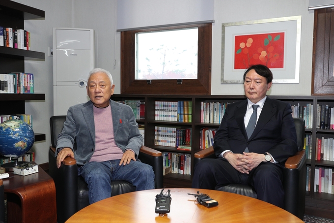 김한길 새시대준비위원장과 윤석열 후보 (사진=연합뉴스/자료사진)