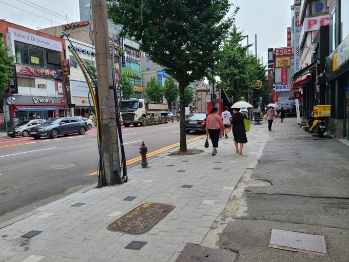 광명시 가로판매대 정비.(사진=광명시 제공)