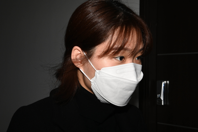  '무단이탈'로 논란을 부른 여자프로배구 IBK기업은행 세터 조송화가 10일 오전 서울 마포구 상암동 한국배구연맹에서 열린 상벌위원회에 출석하고 있다. (사진=연합뉴스)