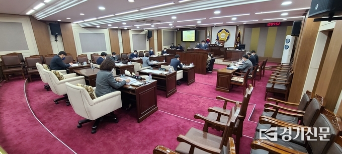 포천시의회 제161회 2차 정례회 2차 본 회의가 열리고 있다. (사진=문석완 기자)