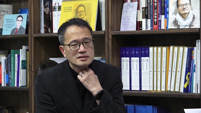 박주민 의원이 '김대훈의 뉴스토크'에 출연해 인터뷰를 하고 있다. (사진 =오재우 기자)
