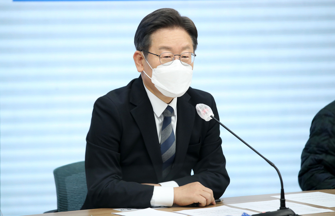 더불어민주당 이재명 대선 후보가 20일 오전 서울 여의도 중앙당사에서 열린 '국가가 함께 키우겠습니다' 전국민 선대위 회의에서 발언하고 있다. (사진=국회사진기자단/연합뉴스 제공)