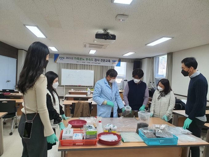 남양주시는 시민의 안전한 먹거리인 친환경 농산물 생산을 위해 농업기술센터에 농업환경분석실을 운영하고 있다.(사진=남양주시 제공)