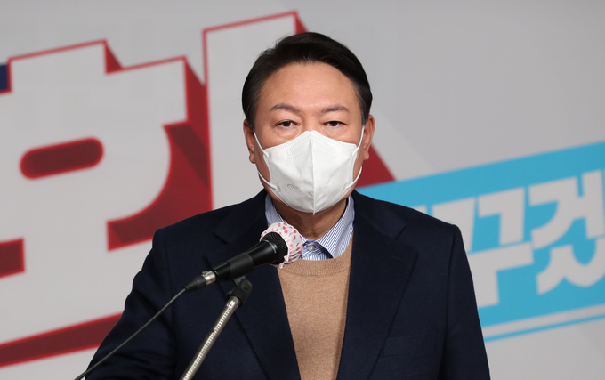 국민의힘 윤석열 대선 후보가 24일 서울 여의도 중앙당사에서 박근혜 전 대통령 특별사면에 대한 입장을 발표하고 있다. (사진=국회사진기자단/연합뉴스)