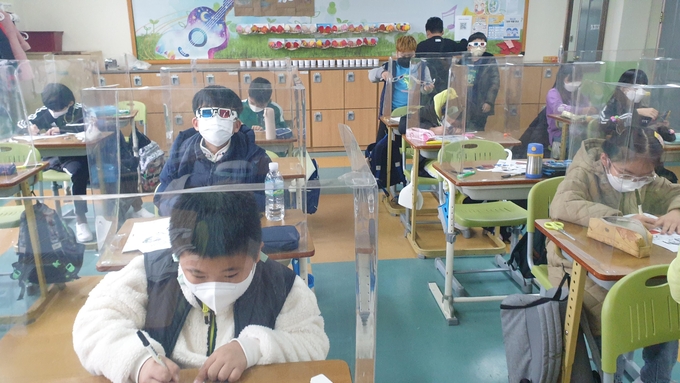 동구가 초.중학생들에게 문화예술교육을 지원하기 위해 펼쳐온 창의학교만들기 프로젝트를 성공적으로 마무리했다. ( 사진 = 동구 제공 )
