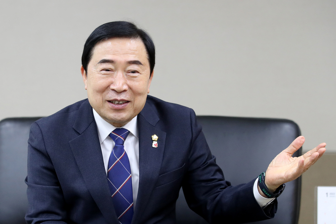 신은호 인천시의회 의장. ( 사진 = 인천시의회 제공 )