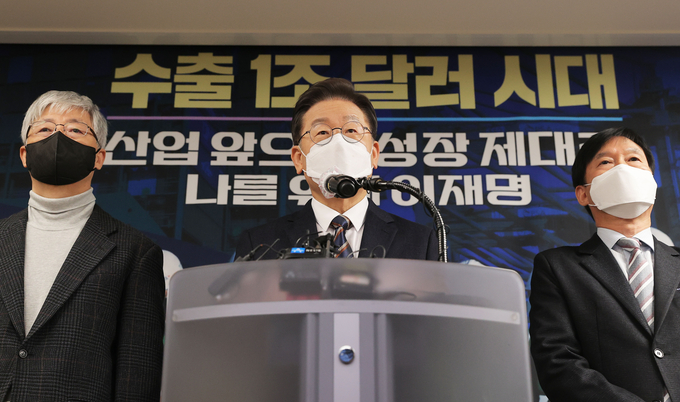 더불어민주당 이재명 대선 후보가 12일 오전 서울 서초구 한국산업기술진흥협회에서 산업 분야 정책 공약을 발표하고 있다. (사진=국회사진기자단/연합뉴스 제공)