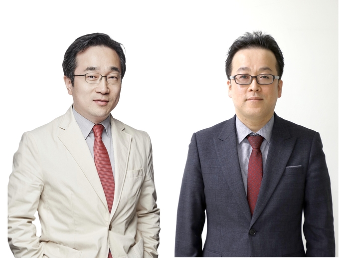 (왼쪽부터)성빈센트병원 이강문 외래진료부장, 김종훈 전략기획팀장. (사진=성빈센트병원 제공)