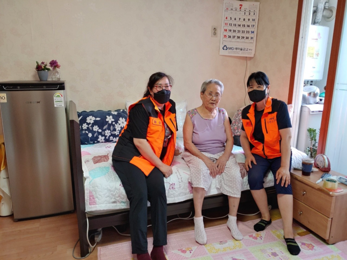 독거노인돌봄 (사진=화성소방서 제공)