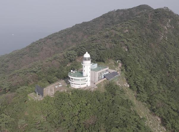 옹진군 덕적면 선미도 등대 전경. ( 사진 = 인천해수청 제공 )