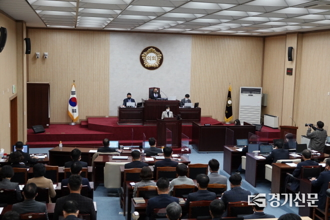 안성시의회 제198회 제2차정례회 제1차본회의 모습.(사진=안성시의회 제공)