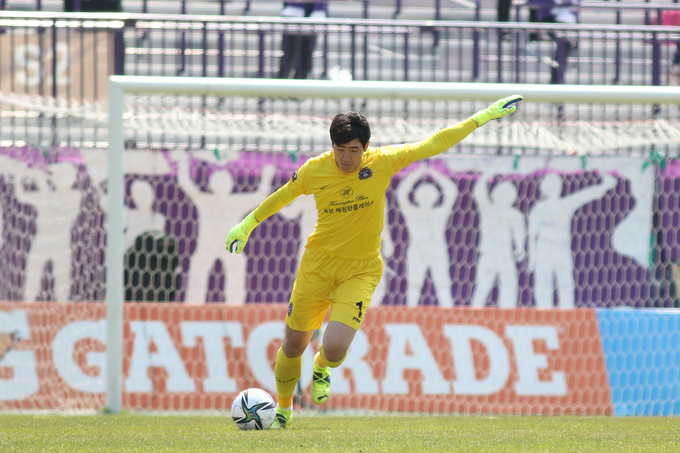 프로축구 FC안양의 베테랑 골킾 양동원이 17년 프로생활을 마감하고 은퇴한다. (사진=FC안양 제공)