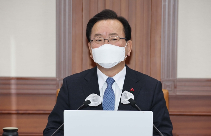 김부겸 국무총리가 20일 정부서울청사에서 열린 국정현안점검조정회의를 주재하고 있다. (사진=연합뉴스 제공)