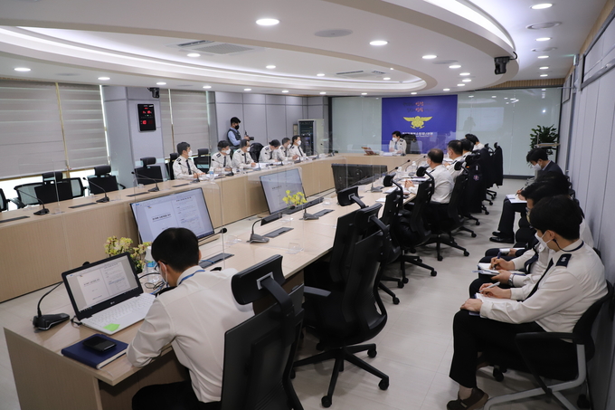 경기 지역 내 권역별 소방지휘관들이 모여 회의하는 모습.(사진=경기소방재난본부 제공)