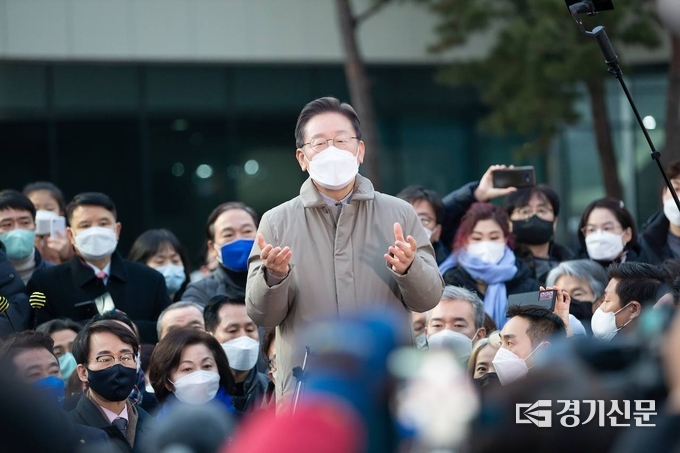 공약 발표하는 이재명 대선 후보(사진=더블어민주당 화성을지역위 제공)