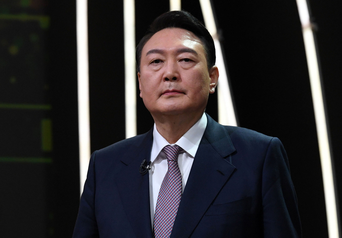 지난 3일 4자 대선토론에 참여해 방송준비를 하는 국민의힘 윤석열 대선 후보. (사진=연합뉴스 제공)