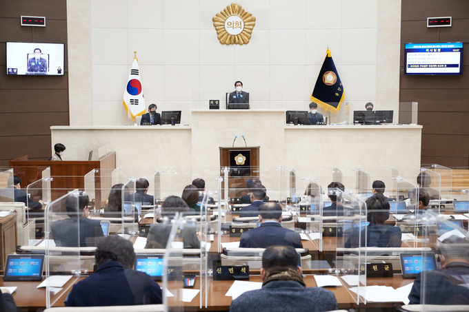 7일 용인시의회 본회의장에서 제261회 임시회 개회식이 열리고 있다.. (사진=용인시의회 제공)