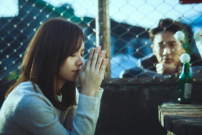 영화 '만년이 지나도 변하지 않는 게 있어' 스틸컷. (사진=그린나래미디어(주) 제공)