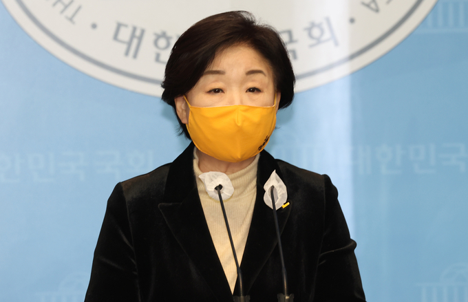 정의당 심상정 대선후보가 9일 국회에서 교육공약을 발표하고 있다. (사진=연합뉴스)