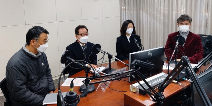 노재천 대표이사가 재단 비전에 대해 직원들과 온라인 소통을 하고 있다. (사진=성남문화재단 제공)