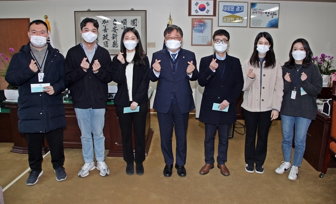 안양시 동안구청 이충건 구청장이 격무부서 직원들을 격려하고 소통하는“同苦同樂(동고동락) 톡톡 소통데이”행사를 개최했다.(사진=안양시 제공)
