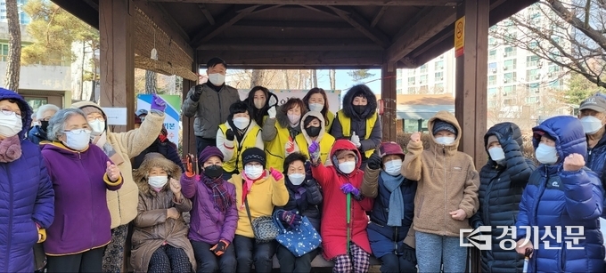 봉사단체 같이플러스(단장 김영선)가 이미용서비스 ‘참 예쁜 당신’ 사업의 시동을 걸었다. (사진=포천시 제공)