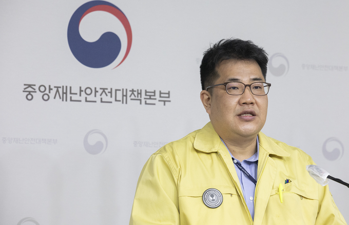 손영래 중앙사고수습본부 사회전략반장이 23일 정부세종청사에서 코로나19 대응 비대면 정례브리핑을 하고 있다. (사진=보건복지부 제공/연합뉴스) 