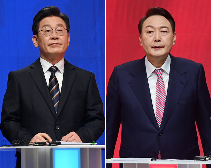 더불어민주당 이재명 대선 후보(왼쪽)와 국민의힘 윤석열 대선 후보가 21일 오후 서울 마포구 MBC 미디어센터 공개홀에서 열린 중앙선거방송토론위원회 주관 제20대 대통령선거 후보 초청 1차 토론회에서 토론을 준비하고 있다. (사진=공동취재/연합뉴스)