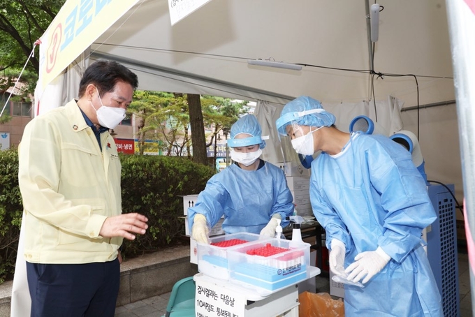 안양시가 감염취약계층에 신속항원 검사 키트를 무상 지원 한다.(사진=안양시 제공)