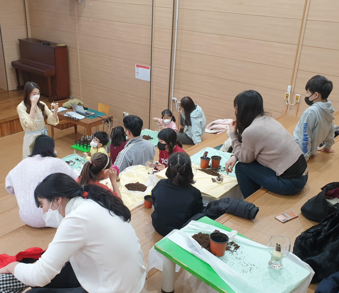 부평기적의도서관은 11월까지 정보취약계층 아동들을 위한 프로그램을 진행한다. ( 사진 = 부평구 제공 )