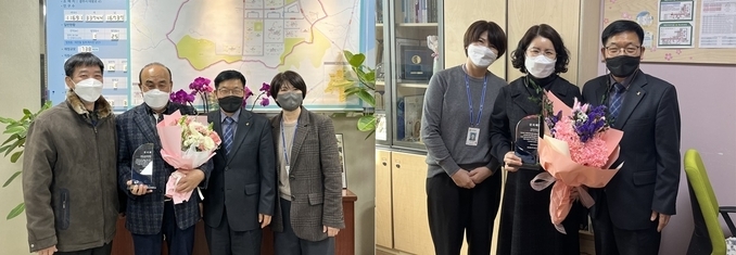 이상오 동장이 지역사회 복지발전에 기여한 공로로 이황용 전 민간위원장과 김보경원장에게 감사패를 전달하고 있다.(사진=광주시 제공)