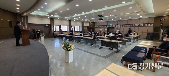 포천시청 대회의실에서 포천학사 입사생 오리엔테이션이 열리고 있다. (사진=문석완 기자)
