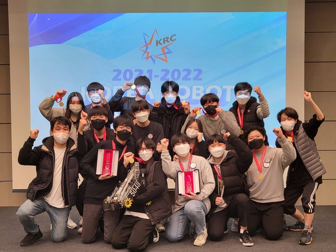 오산운천고등학교, 코리아로봇챔피언십 축제 수상 장면(사진=오산운천고등학교 제공)