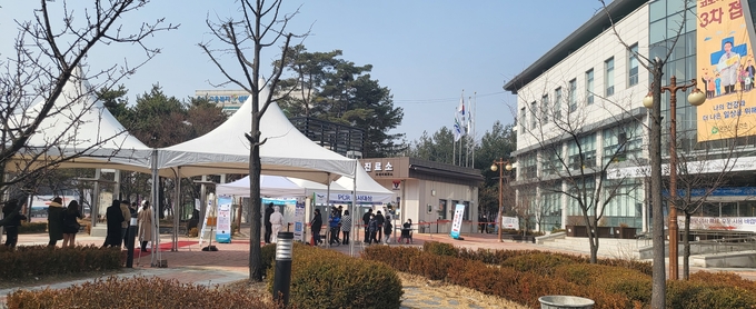 오산시, 중앙부처·군인력 지원 코로나19 공동대응 장면(사진=오산시 보건소 제공)