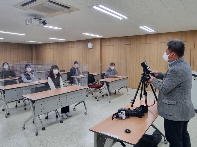 옹진군농업기술센터는 지도공무원을 대상으로 10월까지 전문능력개발 교육을 진행한다. ( 사진 = 옹진군 제공 )