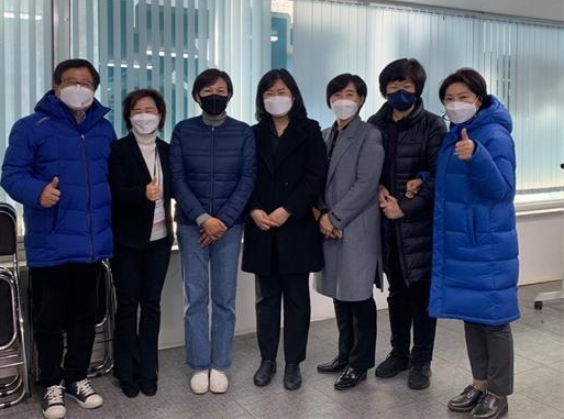  이채명 안양시의원는 지난 7일 (사)여성의 전화와 함께 간담회를 가졌다..(사진=안양시의회 제공)