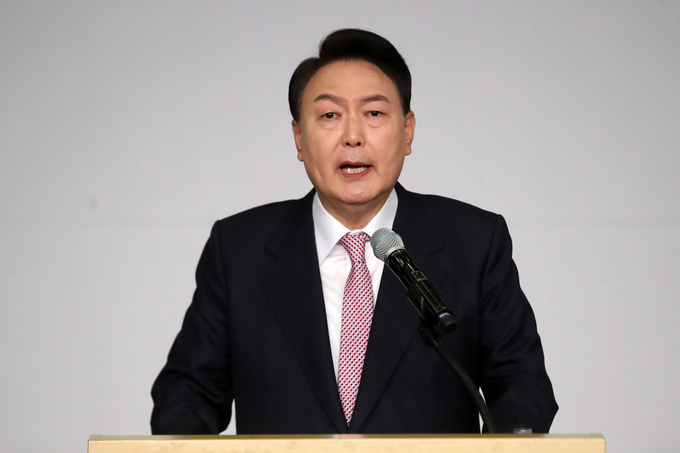 윤석열 대통령 당선인이 10일 오전 서울 여의도 국회에서 당선 인사 기자회견을 하고 있다. (사진=국회사진기자단/연합뉴스 제공)
