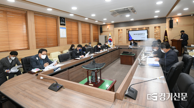 포천시의회(의장 손세화)는 의원회의실에서 3월 중 의원간담회가 열리고 있다. (사진=포천시의회 제공)