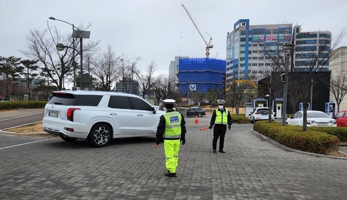 파주시 자원봉사 단체들이 코로나19 극복 위한 자원봉사활동에 나서고 있다.(사진=파주시 제공)