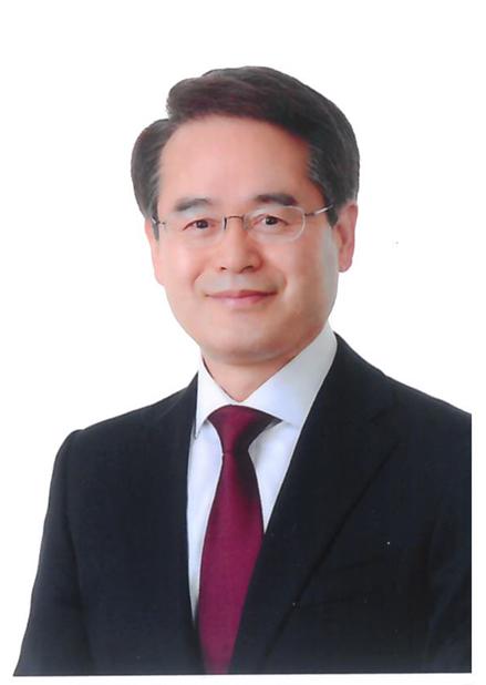 이성만 전 한국외대 대학원 겸임교수