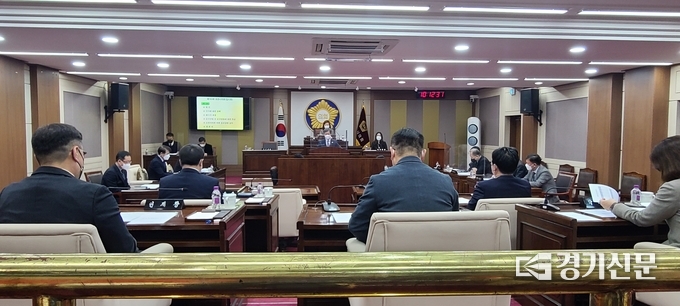 제5대 포천시의회 마지막 임시회가 열리고 있다. (사진=문석완 기자)