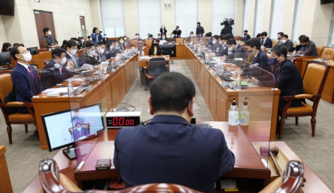 국회 정치개혁특별위원회 전체회의 (사진=연합뉴스 제공)