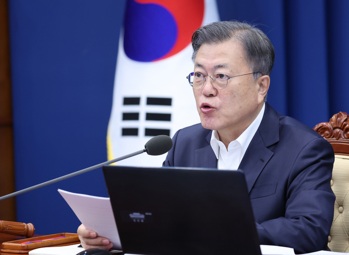  문재인 대통령이 지난 22일 오전 청와대 여민관에서 열린 영상국무회의에서 발언하고 있다. (사진=연합뉴스 제공/자료사진)