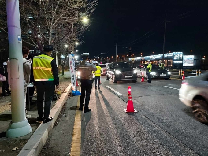 남양주시는 오토바이 소음과 관련한 불편 사항을 해소하기 위해 지난 31일 다산동 가운사거리 일대에서 합동 단속을 실시했다.(사진=남양주시 제공)