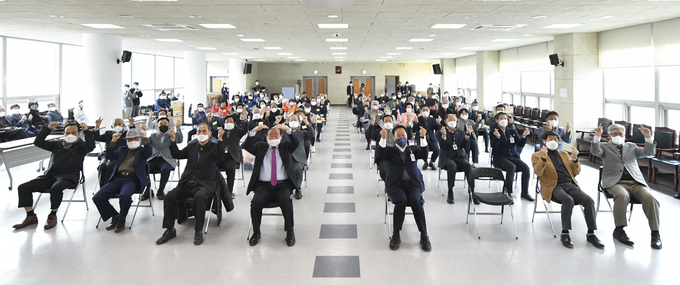 양평군에서는 지난달 30일 ‘22년 1분기 노인회 및 경로당 퇴직 노인회장 표창장 수여식’을 개최했다. (사진=양평군 제공)<br>
