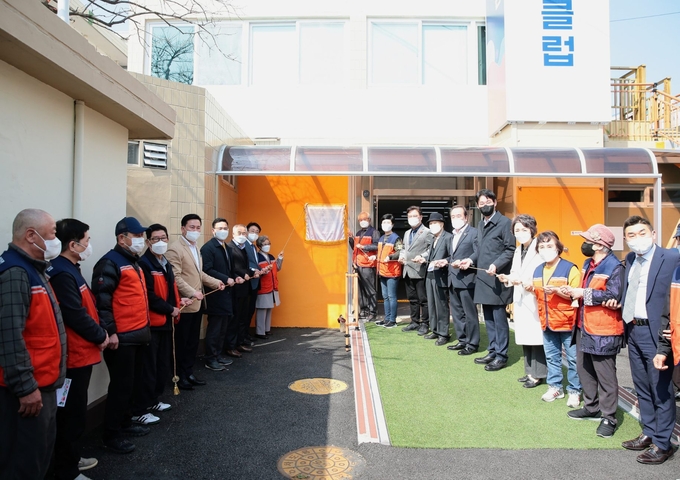 미추홀구 노인일자리 전담기관인 미추홀시니어클럽 개관식이 진행되고 있다. ( 사진 = 미추홀구 제공 )